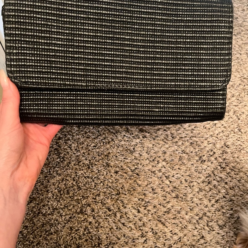 Black clutch